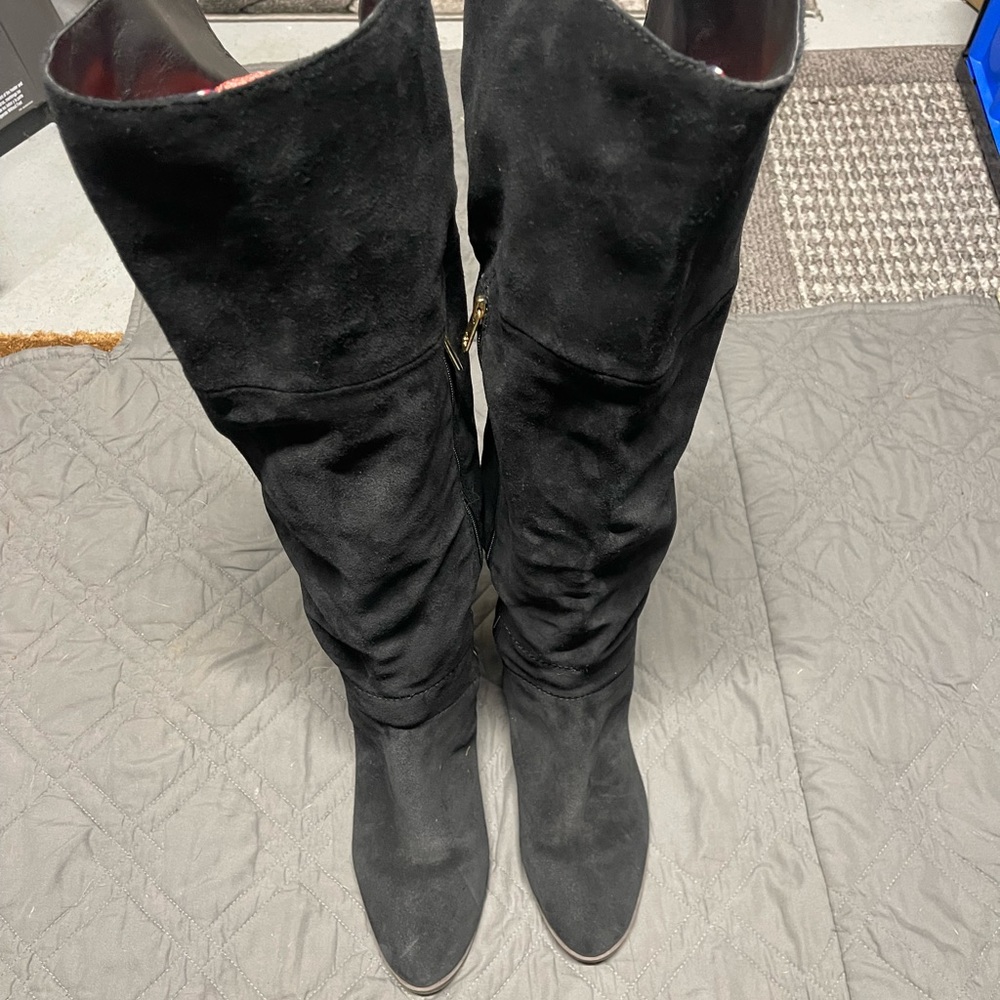 Knee-high Boots - Picture 8 of 8